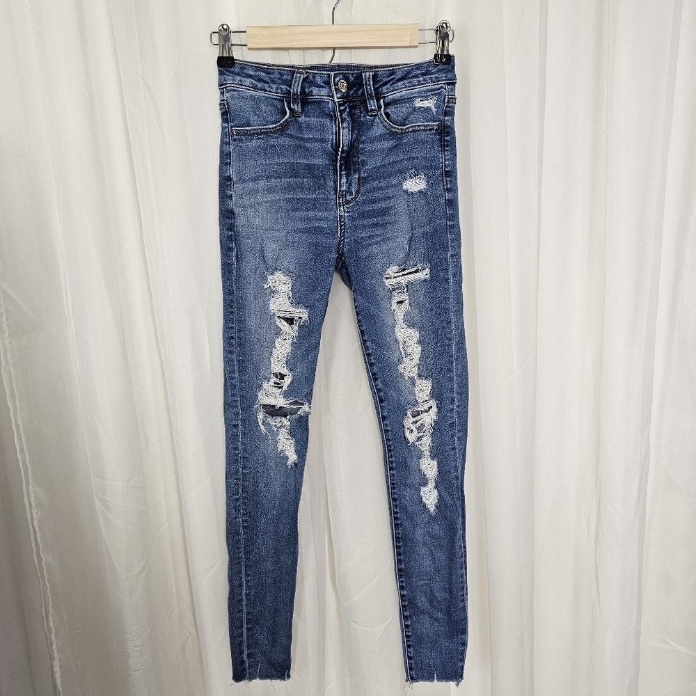 AEO Super Hi-Rise Jegging destroyed Size 2 medium wash
